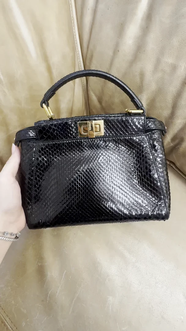 BOLSA FENDI MINI PYTHON PEEKABOO BAG PRETO ORIGINAL – Gringa