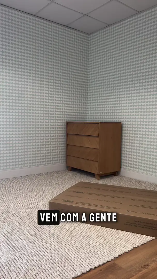 Berço Cama Kaike Compacto em Madeira Avelã | Confira
